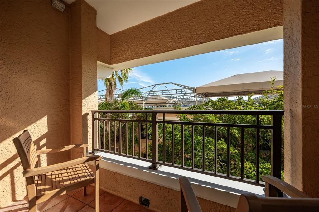 For Sale: $399,900 (2 beds, 1 baths, 1085 Square Feet)
