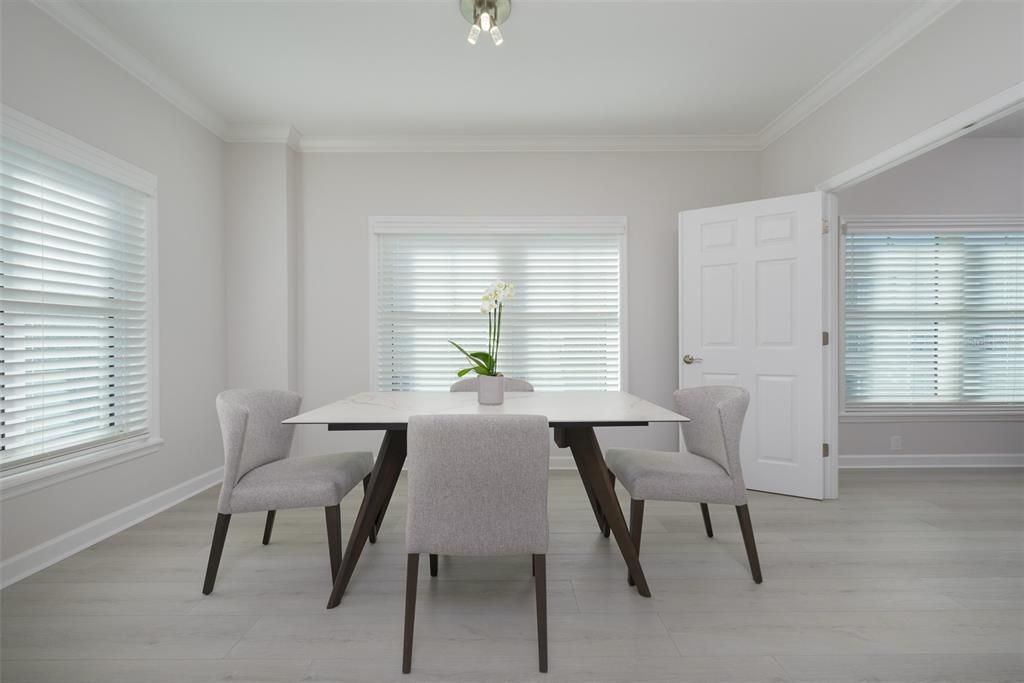 For Sale: $399,900 (2 beds, 1 baths, 1085 Square Feet)