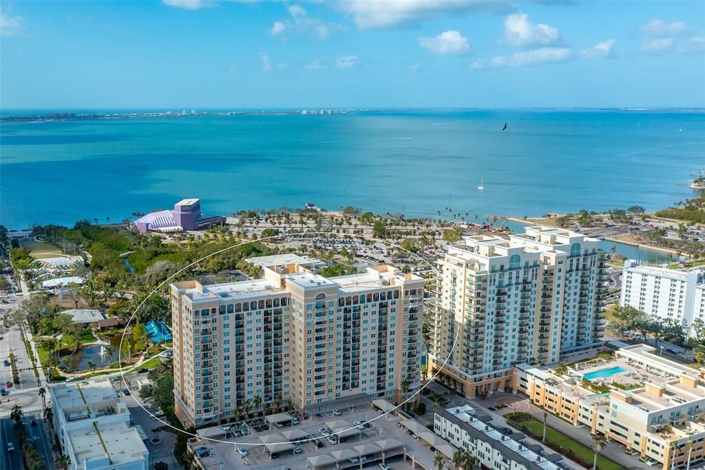 For Sale: $399,900 (2 beds, 1 baths, 1085 Square Feet)