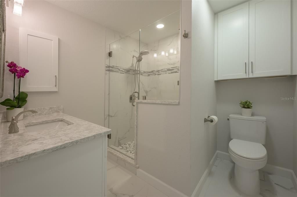 For Sale: $399,900 (2 beds, 1 baths, 1085 Square Feet)