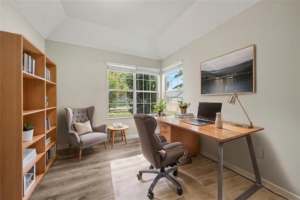 For Sale: $349,900 (2 beds, 2 baths, 1226 Square Feet)