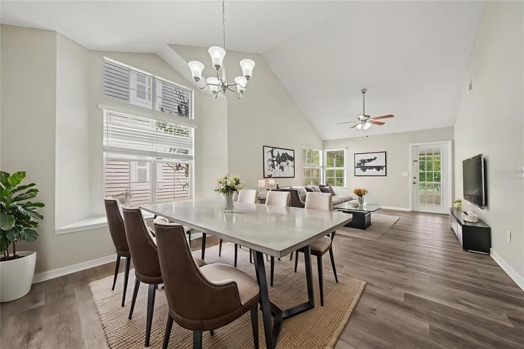 For Sale: $349,900 (2 beds, 2 baths, 1226 Square Feet)