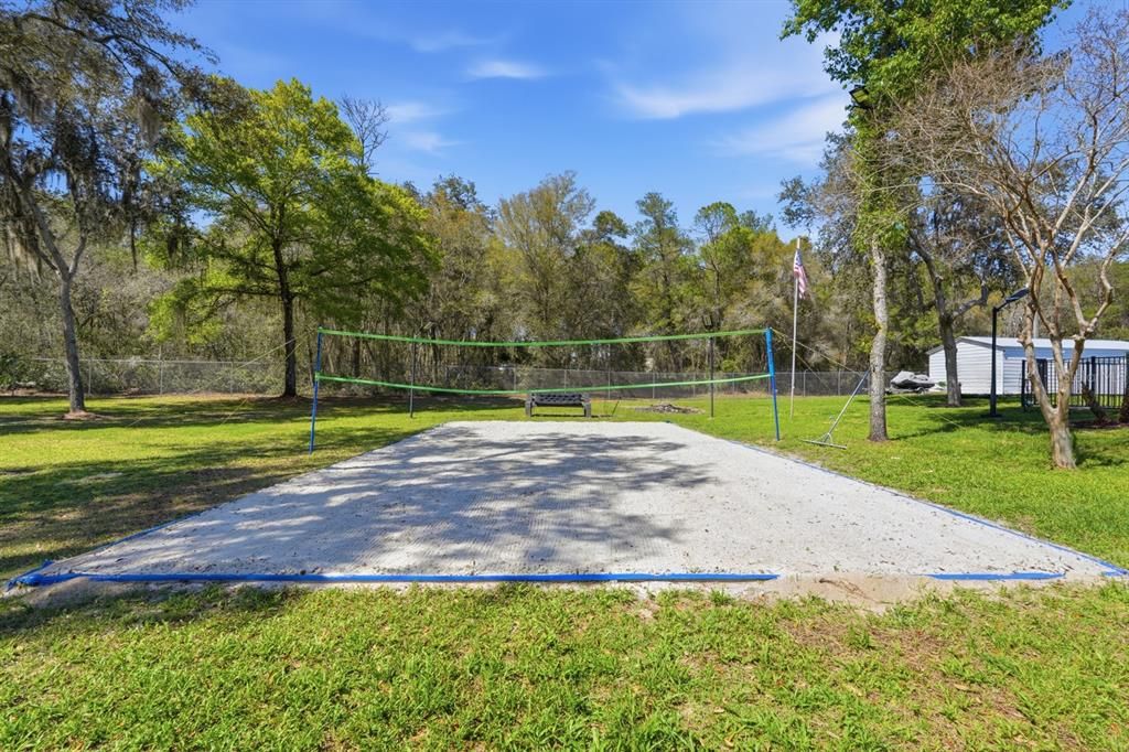 For Sale: $1,199,000 (7 beds, 4 baths, 4576 Square Feet)