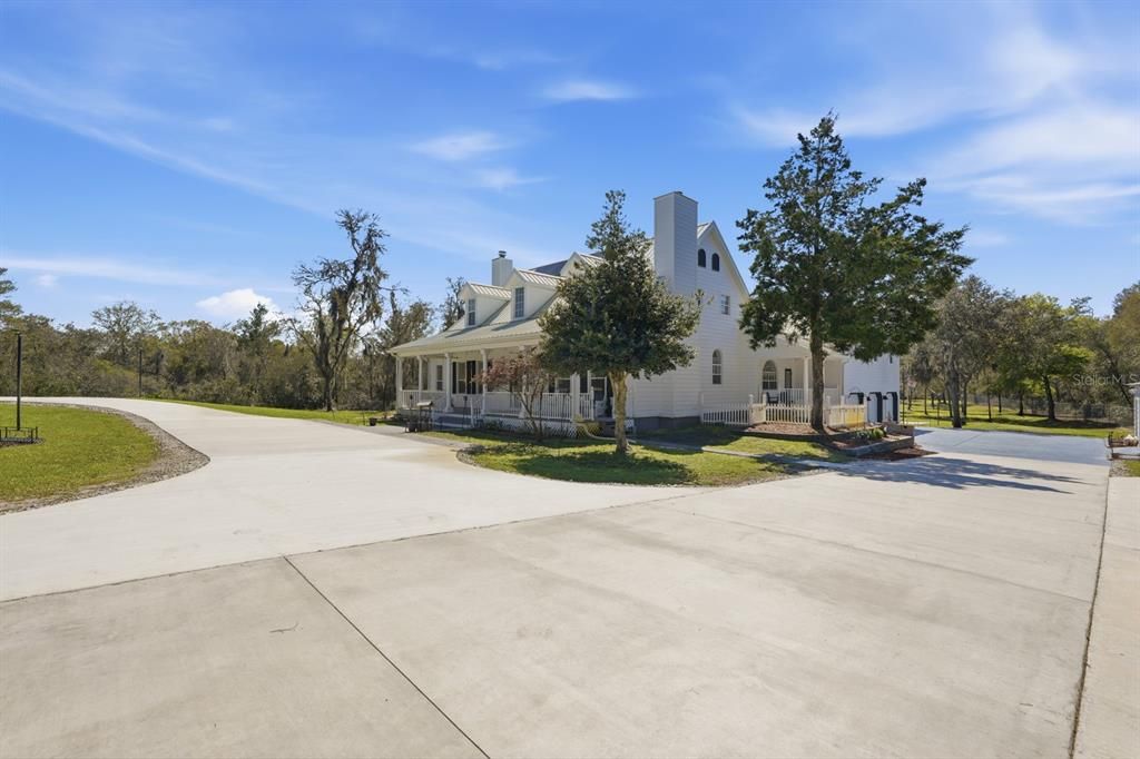 For Sale: $1,199,000 (7 beds, 4 baths, 4576 Square Feet)