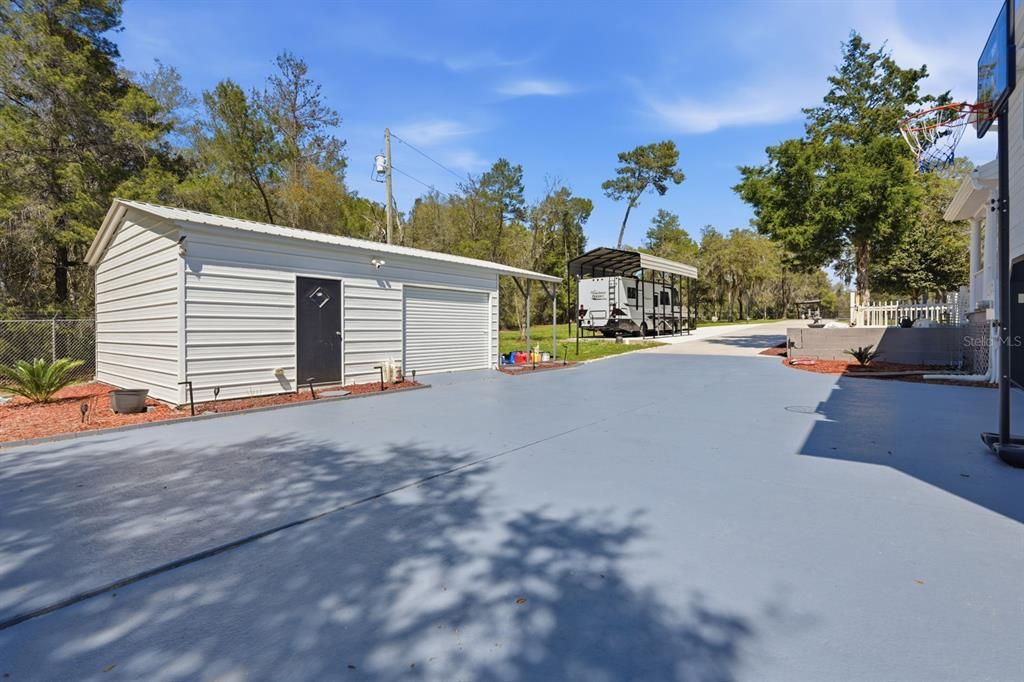 For Sale: $1,199,000 (7 beds, 4 baths, 4576 Square Feet)
