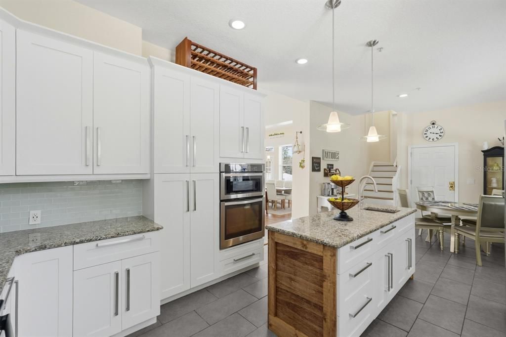 For Sale: $1,199,000 (7 beds, 4 baths, 4576 Square Feet)
