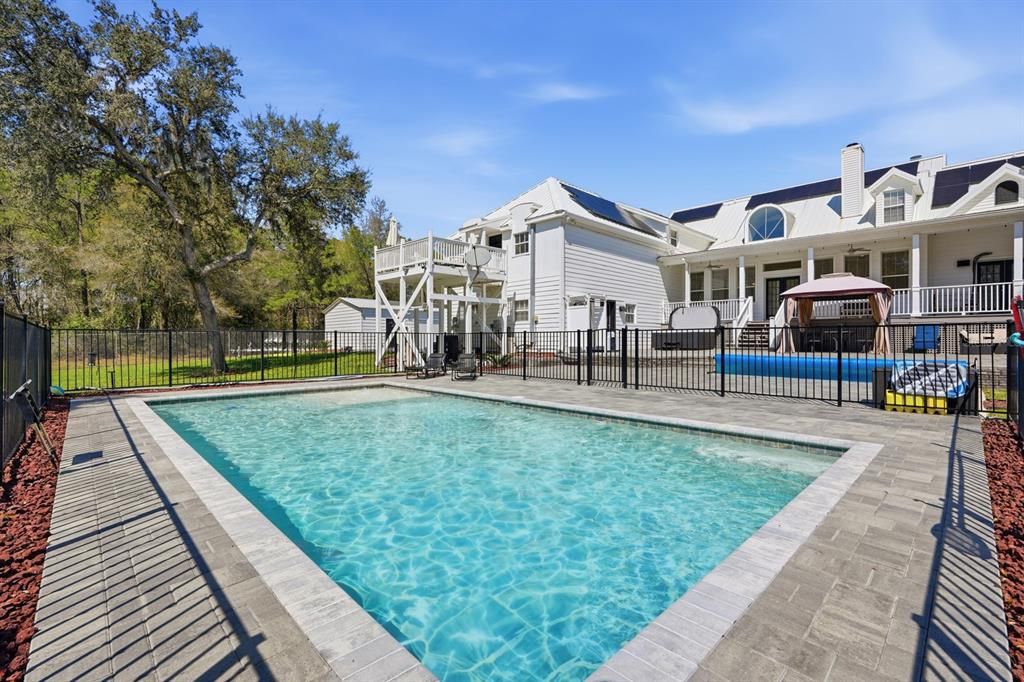 For Sale: $1,199,000 (7 beds, 4 baths, 4576 Square Feet)