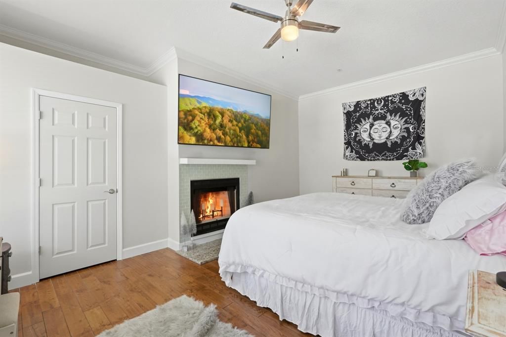 For Sale: $1,199,000 (7 beds, 4 baths, 4576 Square Feet)
