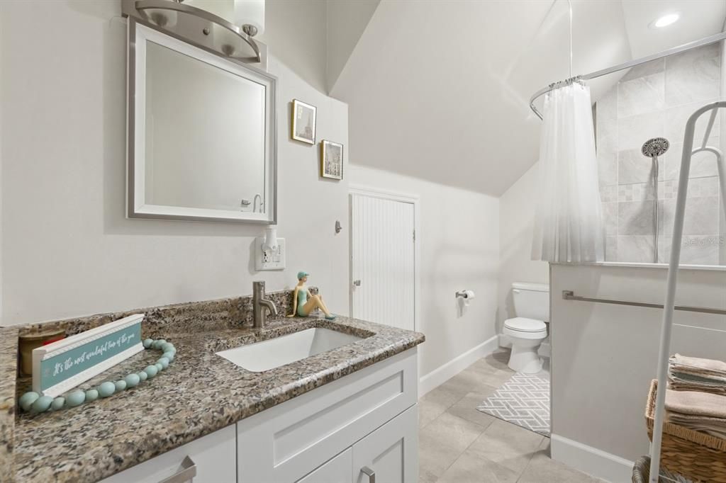 For Sale: $1,199,000 (7 beds, 4 baths, 4576 Square Feet)
