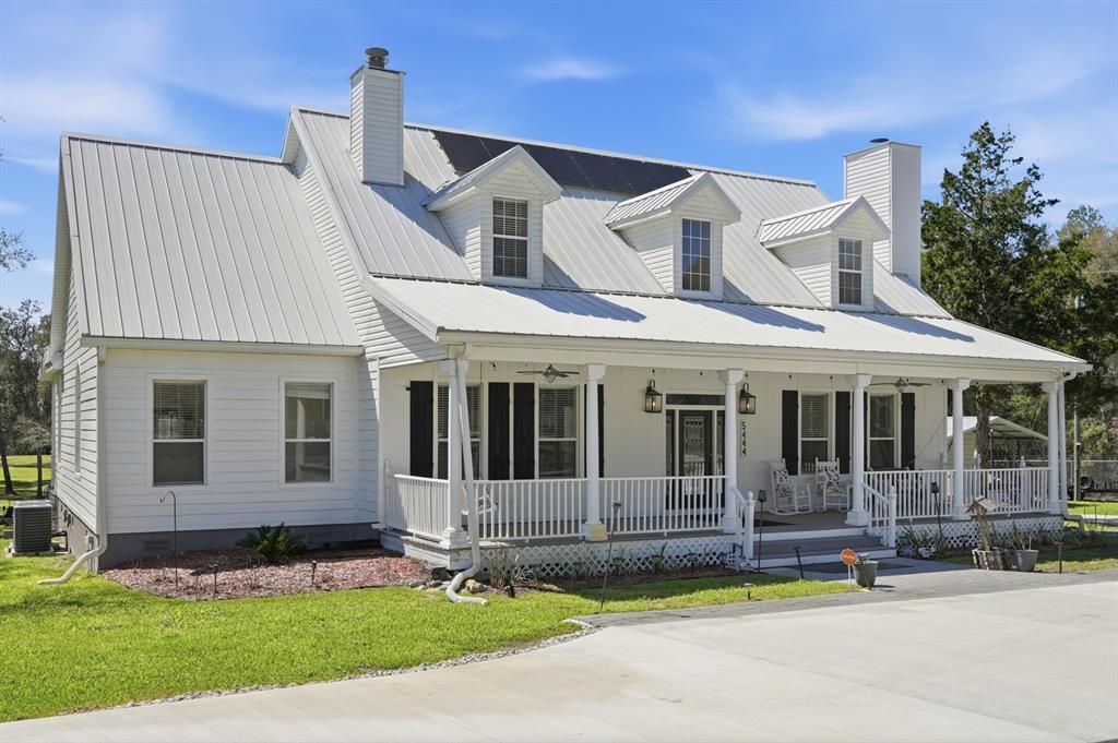 For Sale: $1,199,000 (7 beds, 4 baths, 4576 Square Feet)