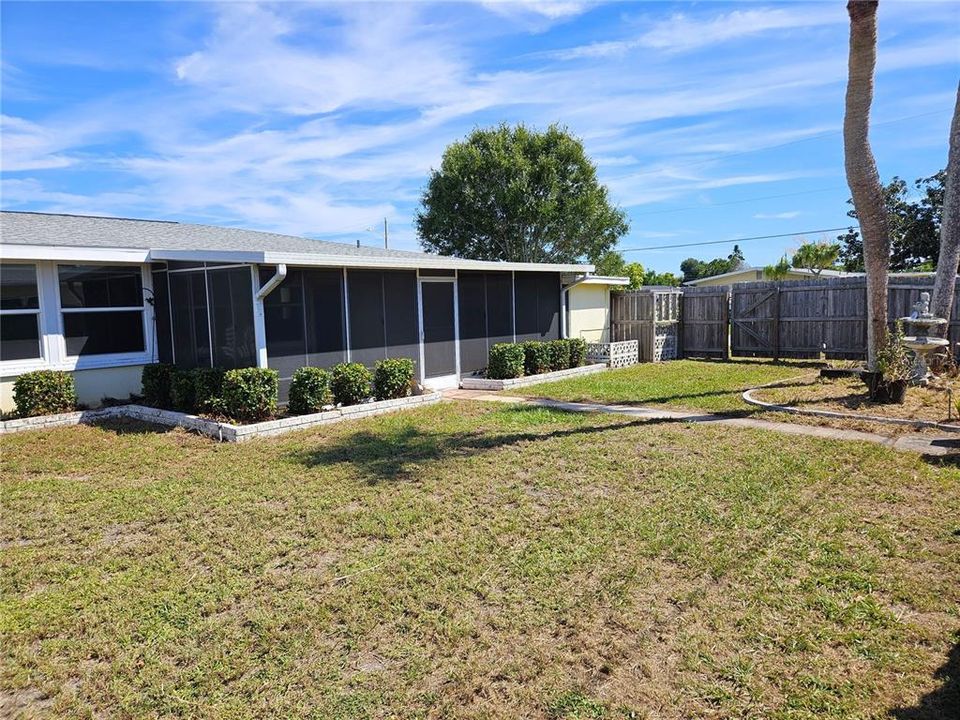 For Rent: $1,850 (2 beds, 2 baths, 1056 Square Feet)