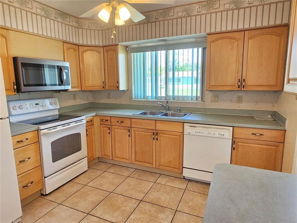 For Rent: $1,850 (2 beds, 2 baths, 1056 Square Feet)