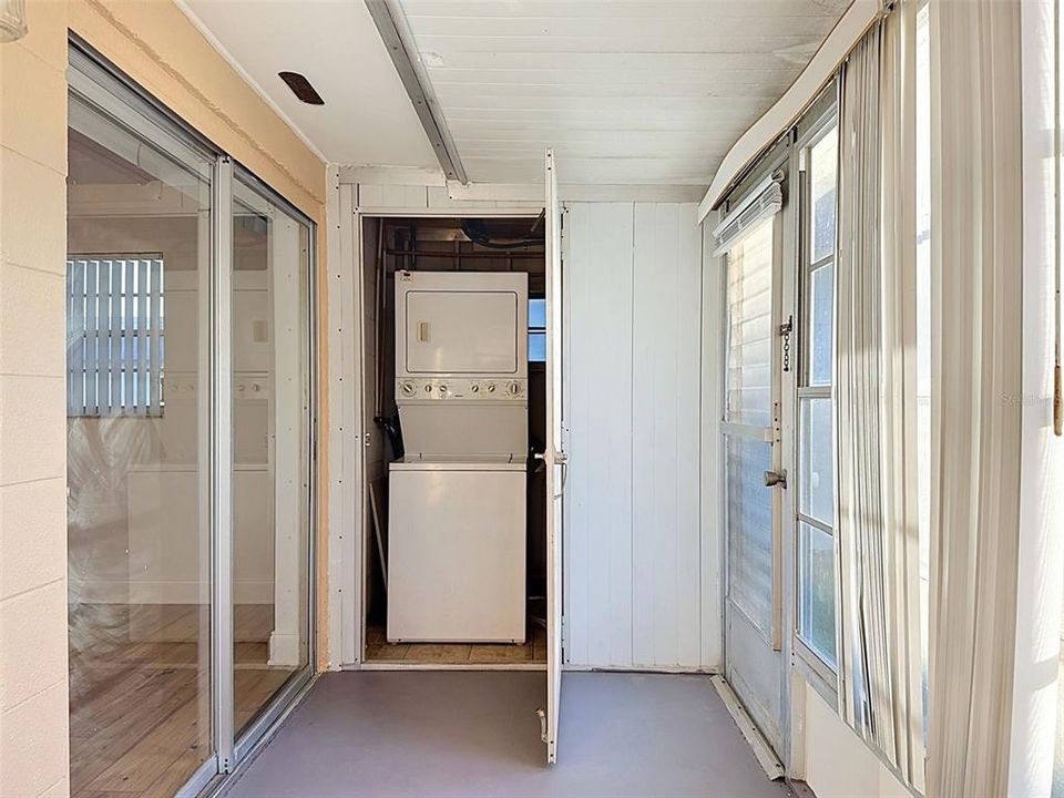 На продажу: $130,000 (2 спален, 2 ванн, 984 Квадратных фут)