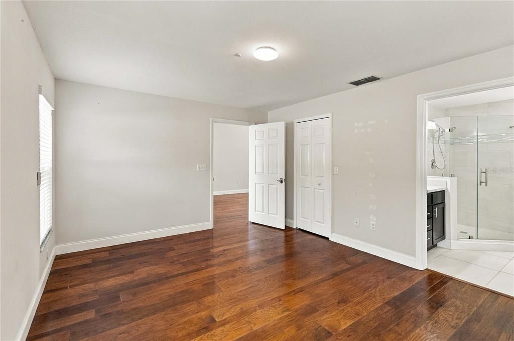 Activo con contrato: $385,000 (3 camas, 2 baños, 1767 Pies cuadrados)