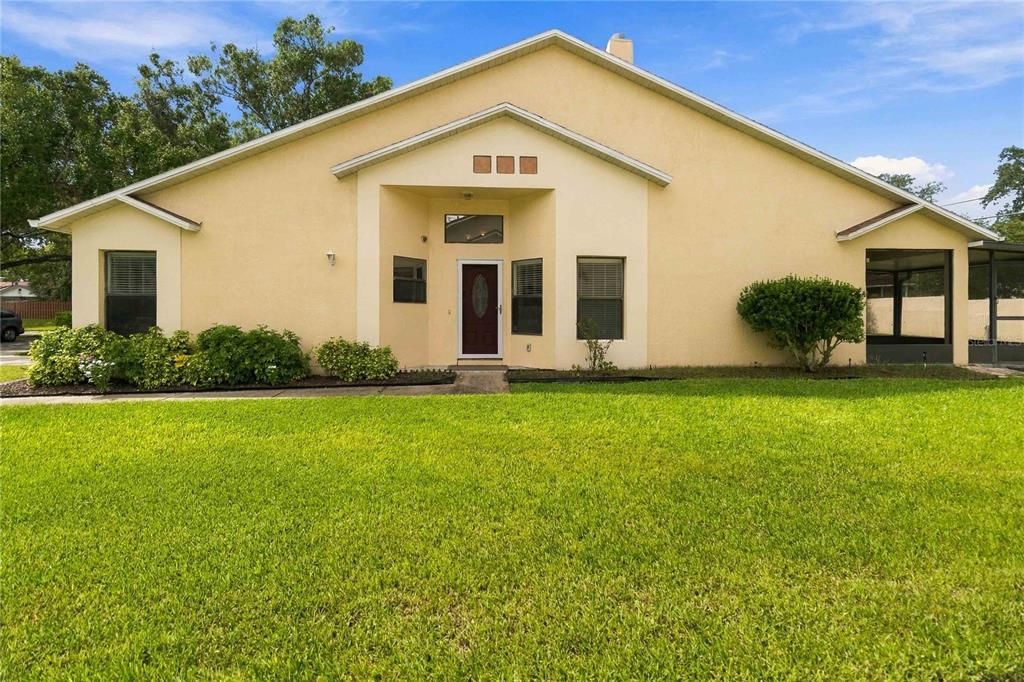 Activo con contrato: $385,000 (3 camas, 2 baños, 1767 Pies cuadrados)