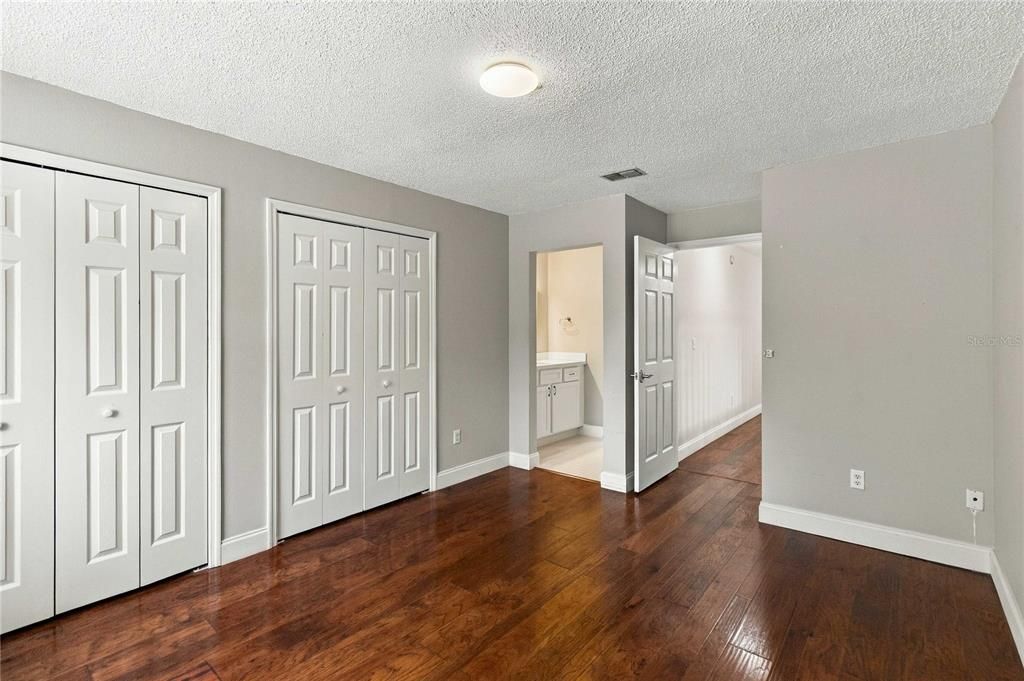Activo con contrato: $385,000 (3 camas, 2 baños, 1767 Pies cuadrados)