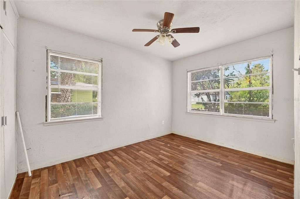 For Sale: $149,900 (3 beds, 2 baths, 1098 Square Feet)