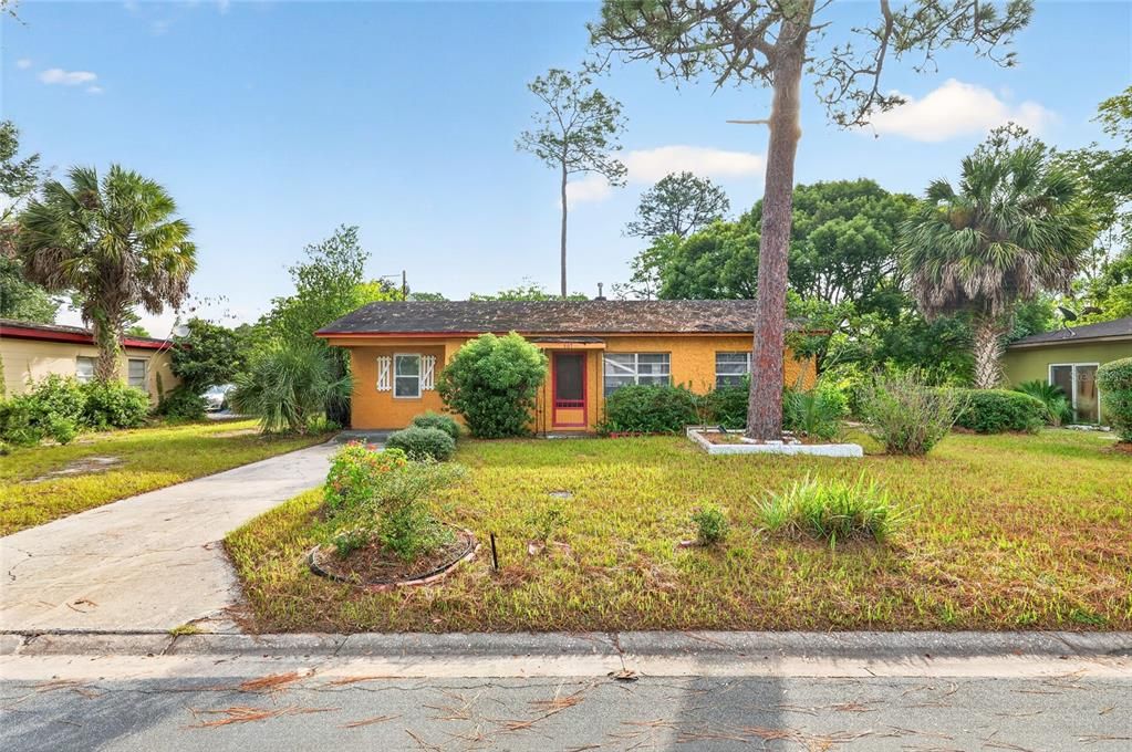 For Sale: $149,900 (3 beds, 2 baths, 1098 Square Feet)