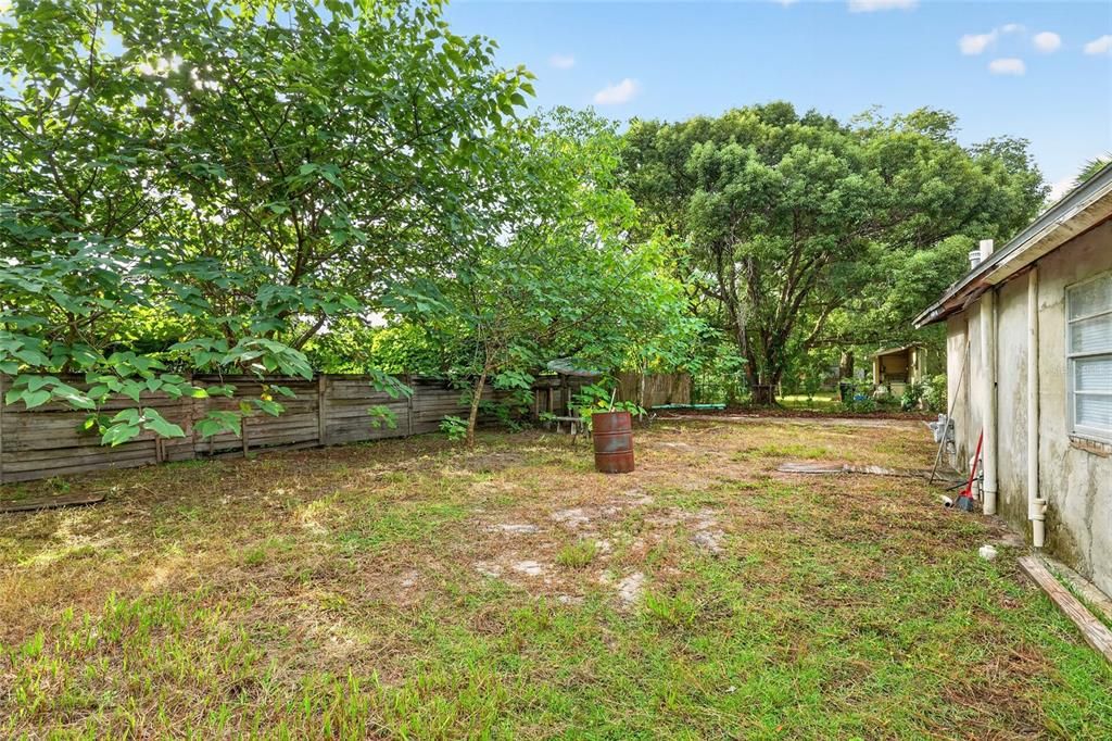 For Sale: $149,900 (3 beds, 2 baths, 1098 Square Feet)