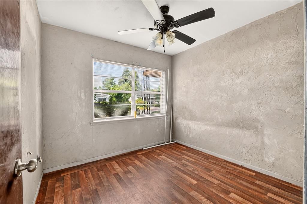 For Sale: $149,900 (3 beds, 2 baths, 1098 Square Feet)