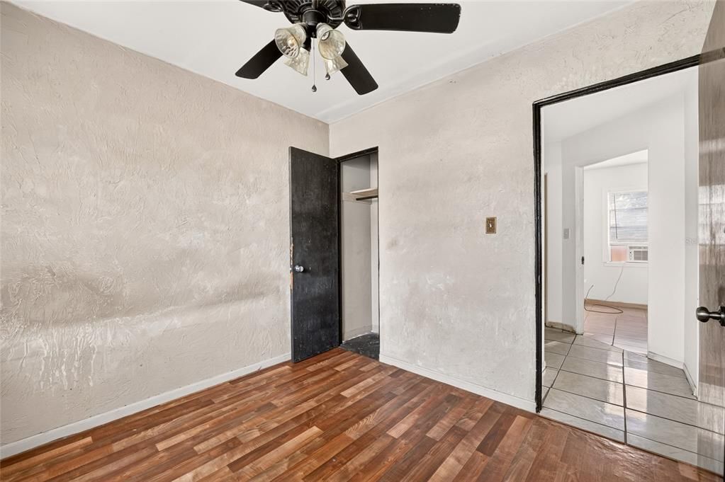 For Sale: $149,900 (3 beds, 2 baths, 1098 Square Feet)