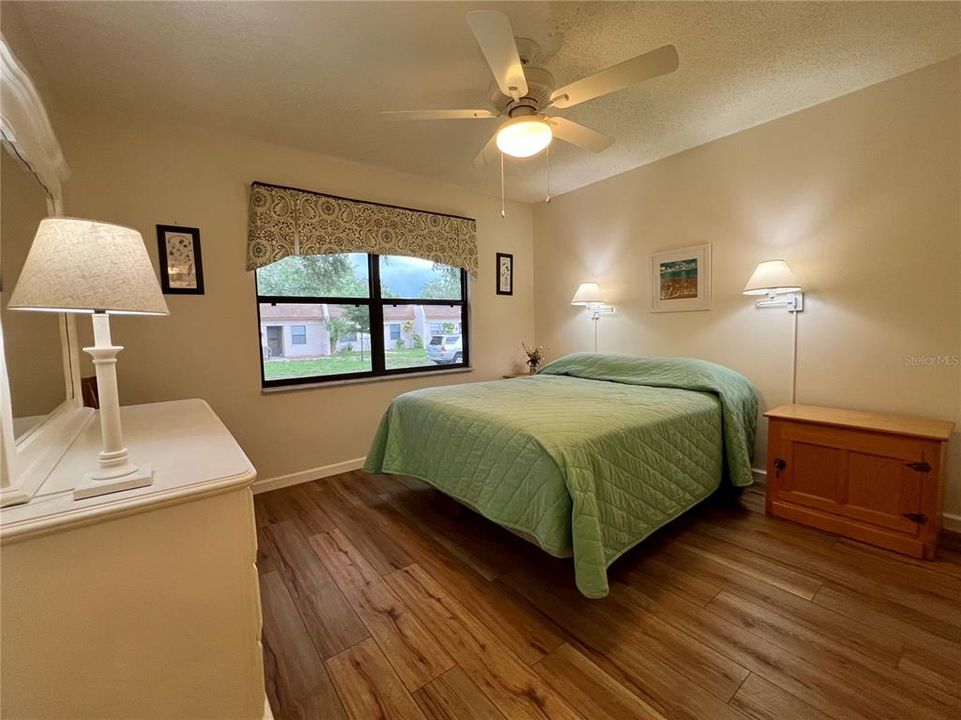 For Sale: $127,000 (2 beds, 2 baths, 886 Square Feet)