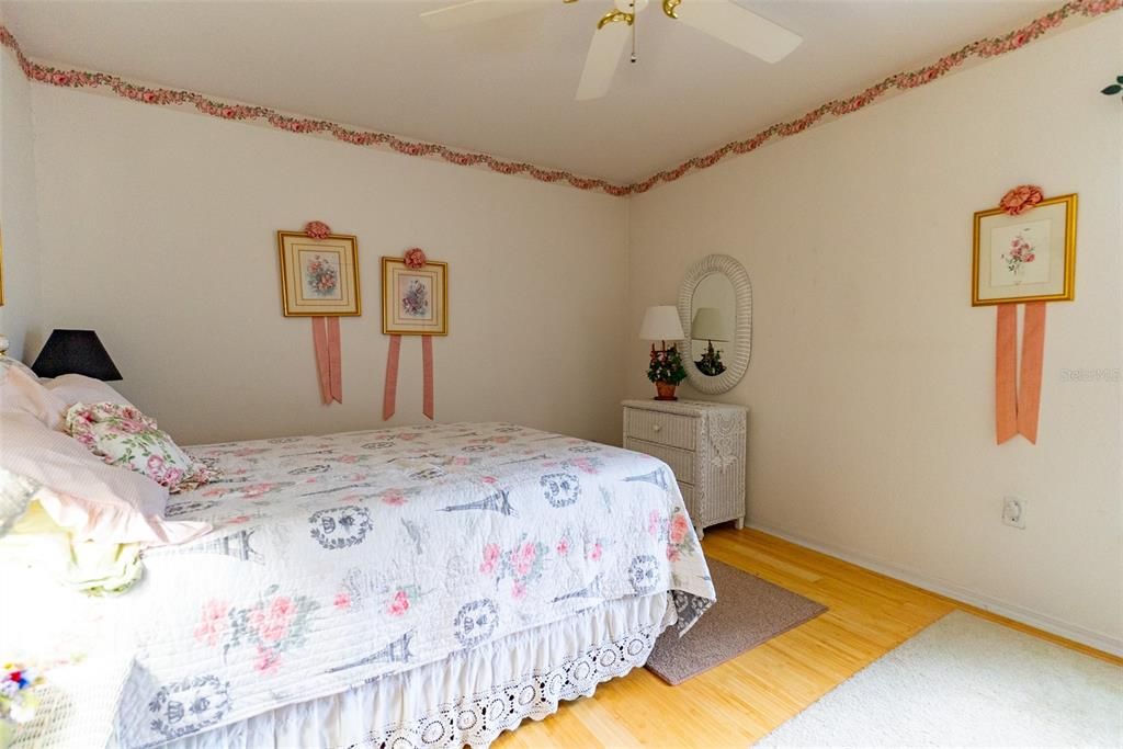 На продажу: $399,900 (4 спален, 2 ванн, 2209 Квадратных фут)