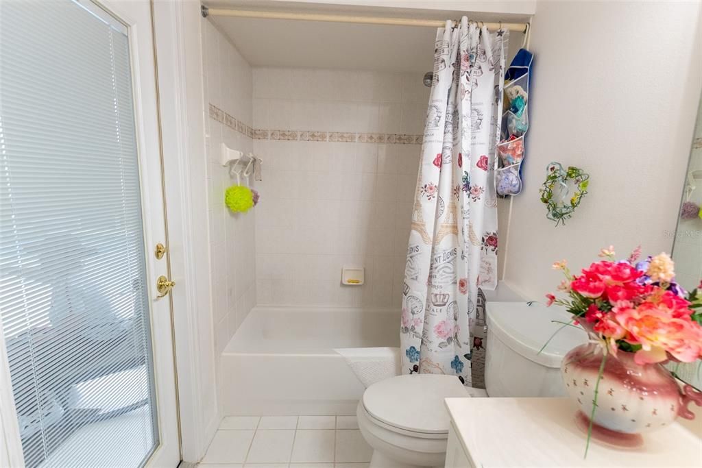На продажу: $399,900 (4 спален, 2 ванн, 2209 Квадратных фут)