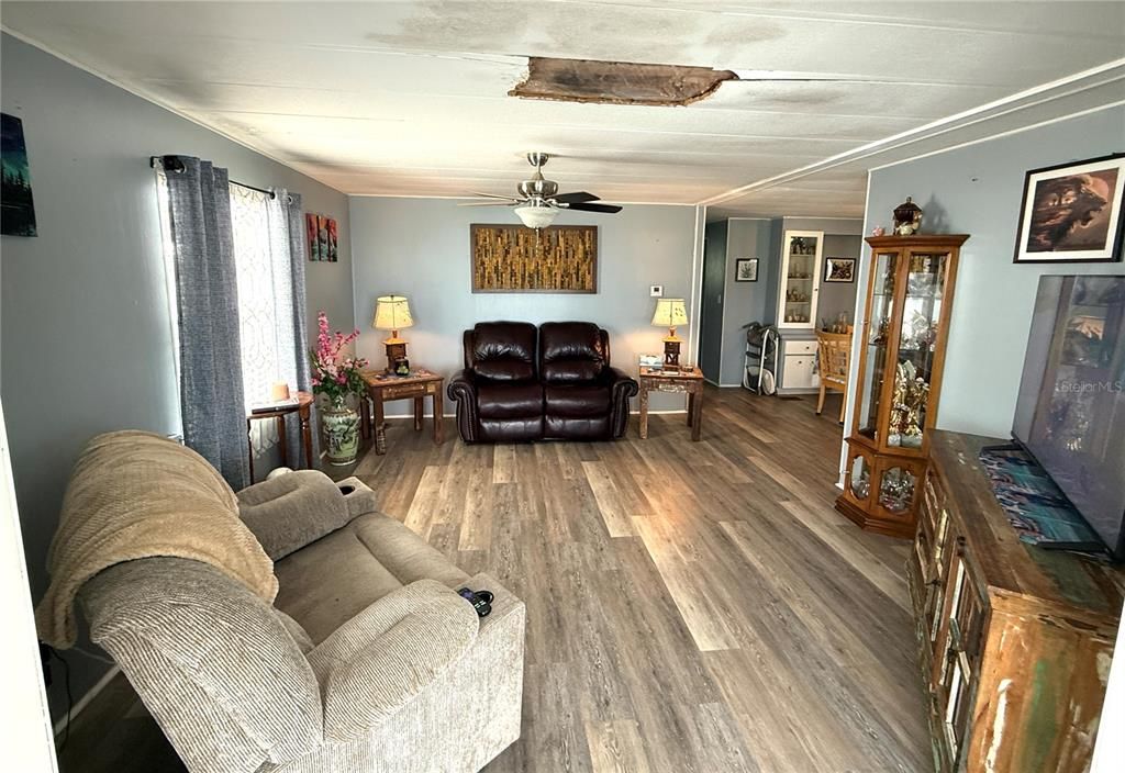 For Sale: $139,000 (2 beds, 2 baths, 1004 Square Feet)