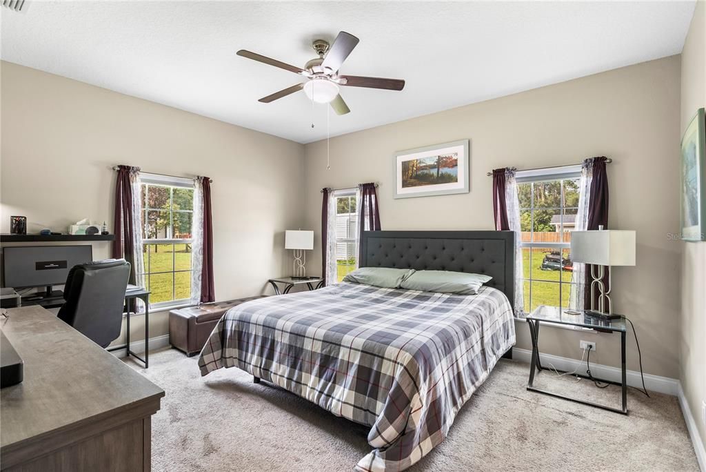 For Sale: $340,000 (3 beds, 2 baths, 1589 Square Feet)