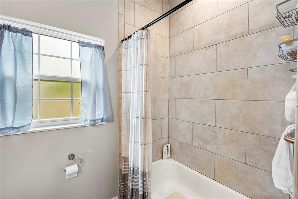 For Sale: $340,000 (3 beds, 2 baths, 1589 Square Feet)