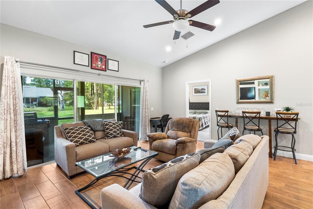 For Sale: $340,000 (3 beds, 2 baths, 1589 Square Feet)