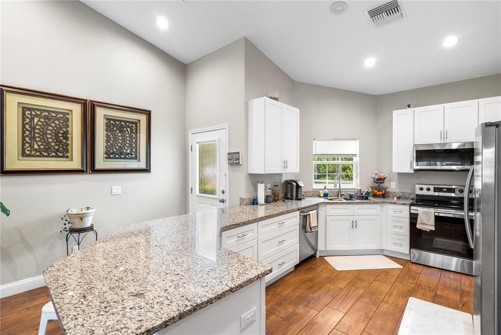 For Sale: $340,000 (3 beds, 2 baths, 1589 Square Feet)