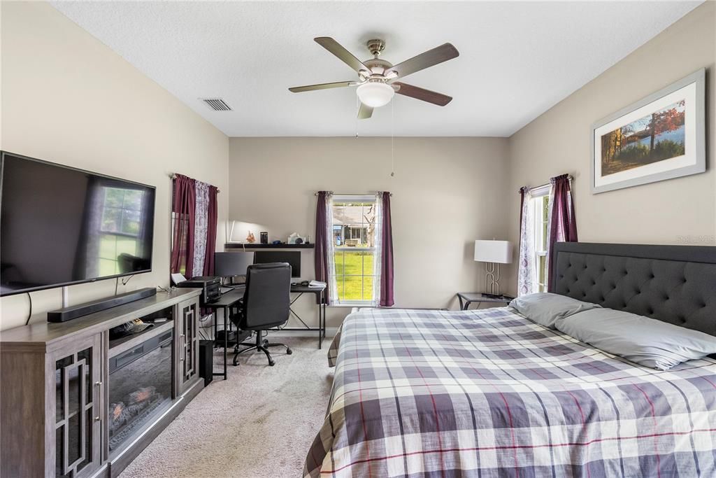 For Sale: $340,000 (3 beds, 2 baths, 1589 Square Feet)