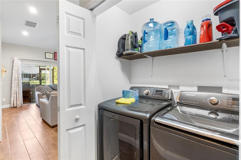 For Sale: $340,000 (3 beds, 2 baths, 1589 Square Feet)