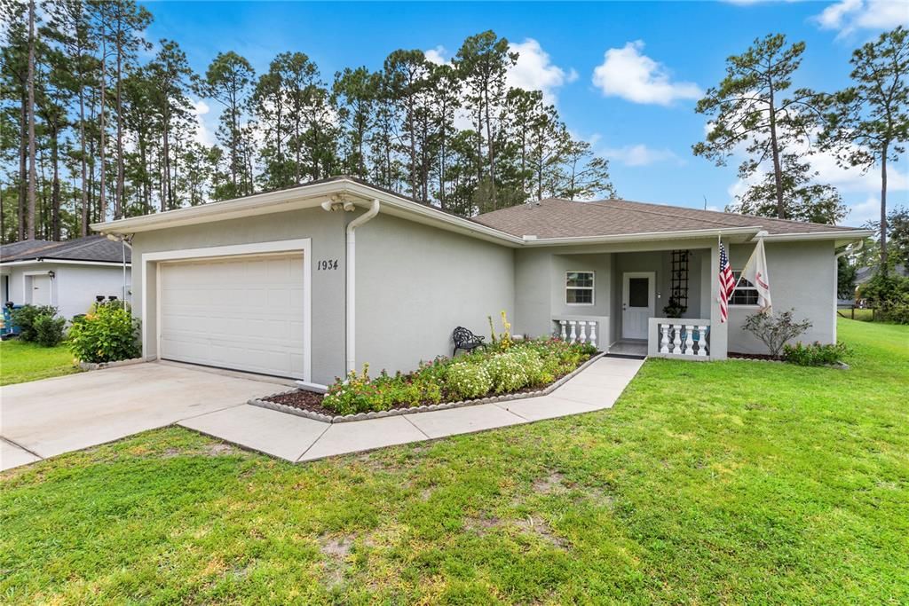 For Sale: $340,000 (3 beds, 2 baths, 1589 Square Feet)
