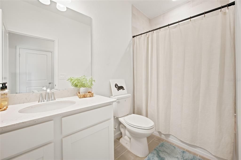 En Venta: $339,000 (4 camas, 3 baños, 2027 Pies cuadrados)