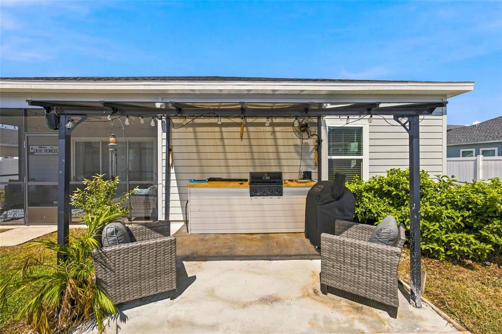 En Venta: $339,000 (4 camas, 3 baños, 2027 Pies cuadrados)