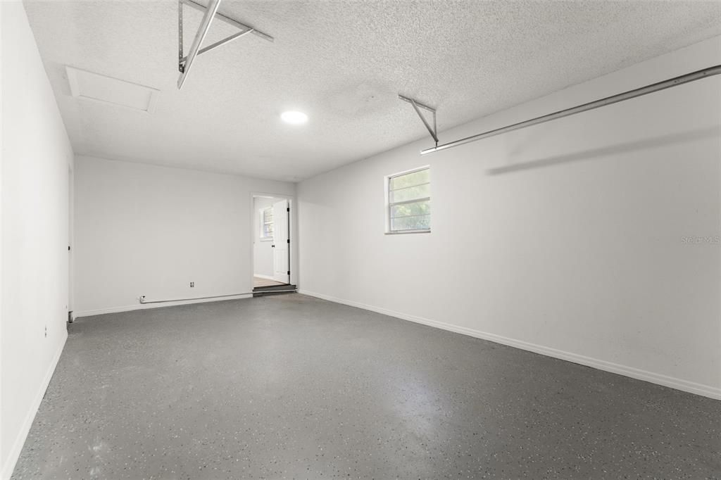 En Venta: $550,000 (3 camas, 2 baños, 2270 Pies cuadrados)