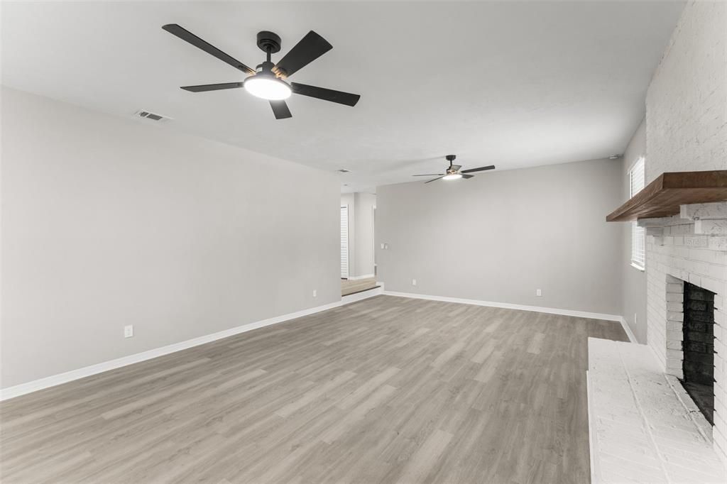 En Venta: $550,000 (3 camas, 2 baños, 2270 Pies cuadrados)