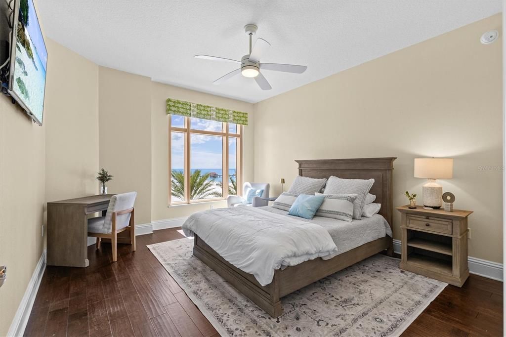 待售: $1,895,000 (2 贝兹, 2 浴室, 1680 平方英尺)