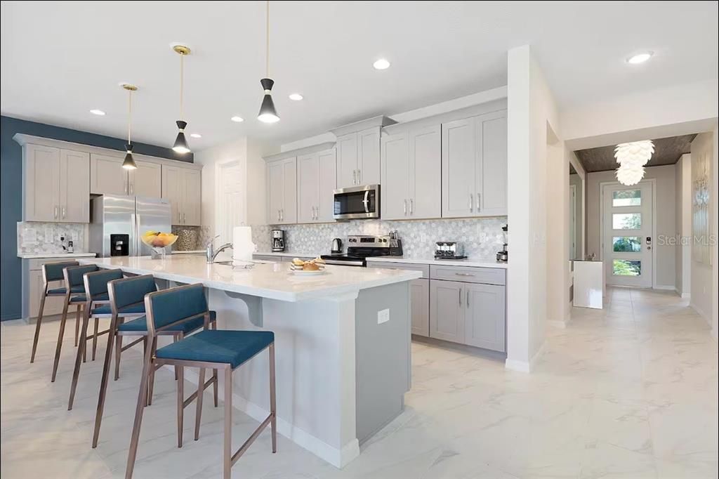 For Sale: $799,000 (9 beds, 6 baths, 4828 Square Feet)