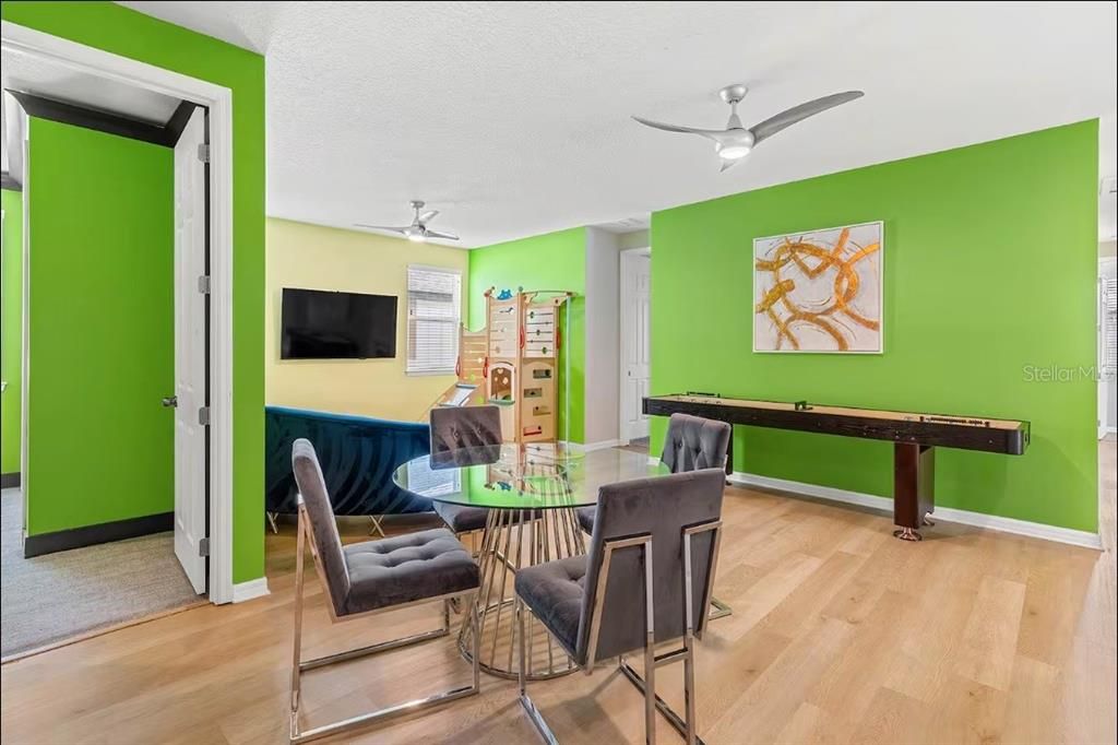 For Sale: $799,000 (9 beds, 6 baths, 4828 Square Feet)