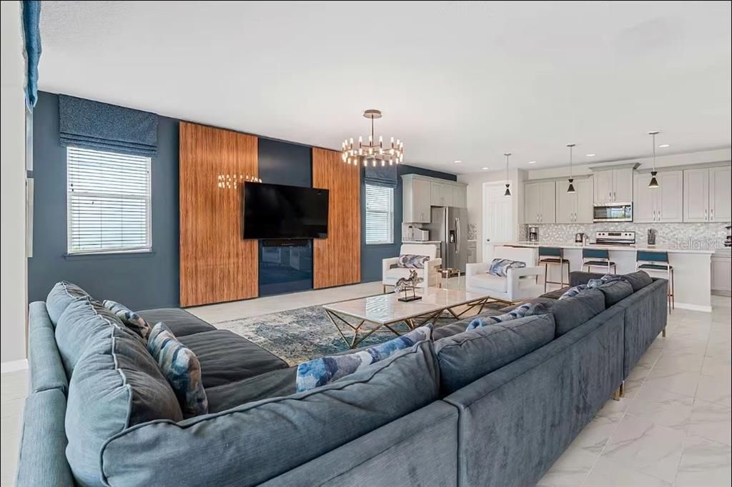For Sale: $799,000 (9 beds, 6 baths, 4828 Square Feet)
