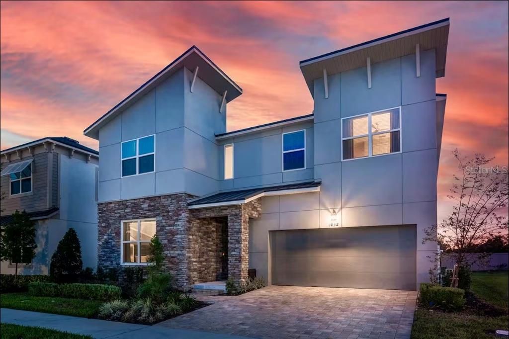 For Sale: $799,000 (9 beds, 6 baths, 4828 Square Feet)