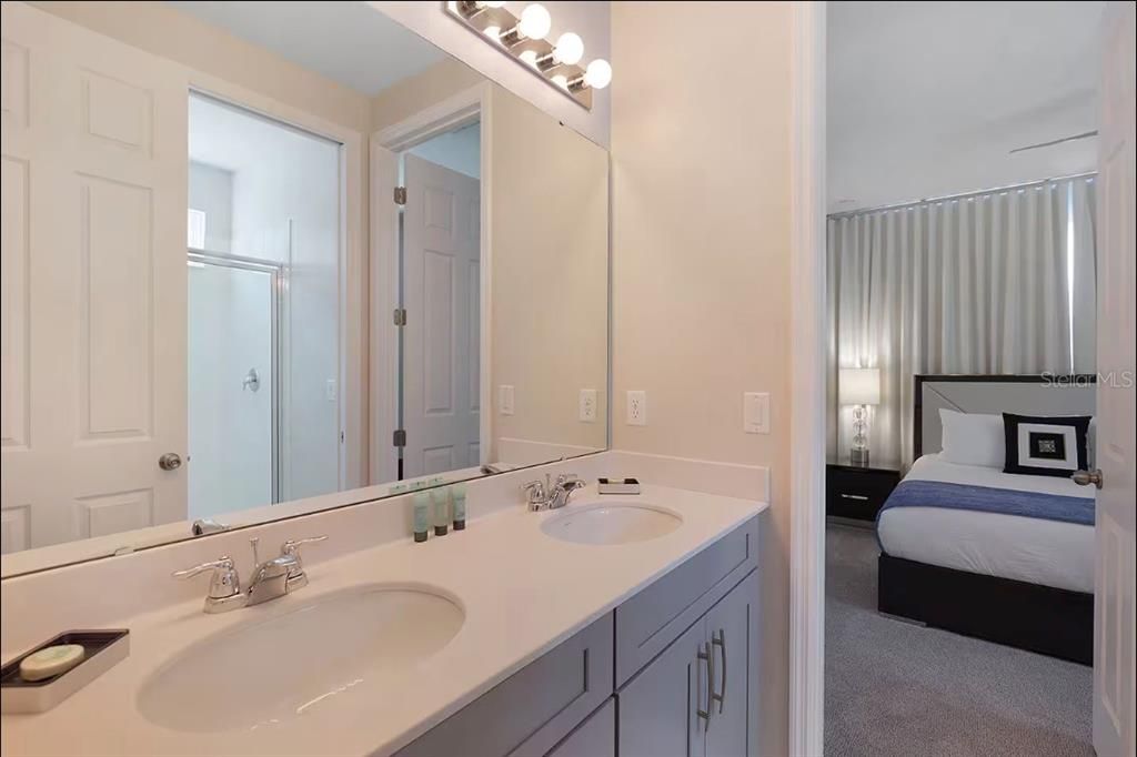 For Sale: $799,000 (9 beds, 6 baths, 4828 Square Feet)