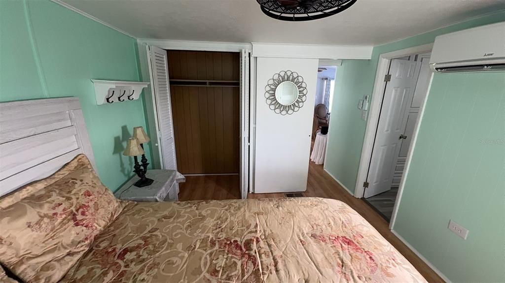 For Sale: $144,500 (1 beds, 1 baths, 862 Square Feet)