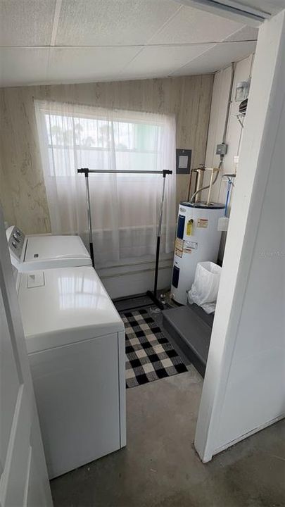 For Sale: $144,500 (1 beds, 1 baths, 862 Square Feet)