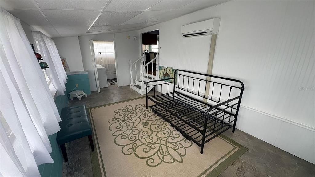 For Sale: $144,500 (1 beds, 1 baths, 862 Square Feet)