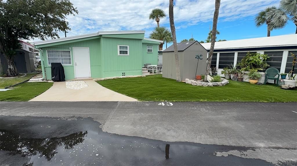 For Sale: $144,500 (1 beds, 1 baths, 862 Square Feet)